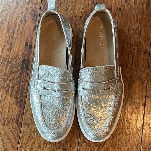 Vionic Uptown Penny Loafers Metallic Silver Leather 9.5 - Picture 7 of 13